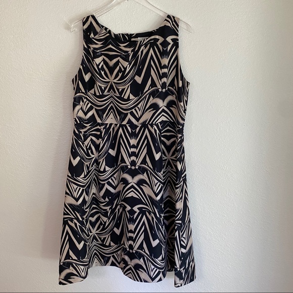 LK BENNETT patterned fit and flare dress - Picture 8 of 13